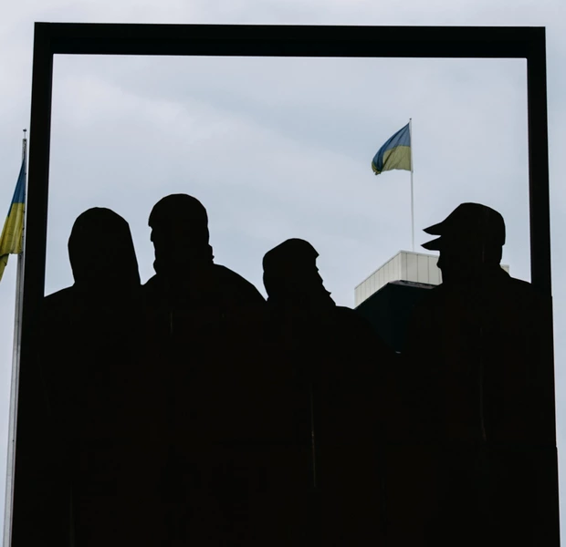 «Це була страта». Акція у день пам’яті убитих в Оленівці українських військовополонених — Фоторепортаж. The Village Україна