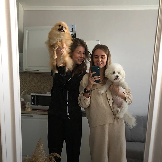 «У нас з’явилася велика родина через коридор». Ці люди дружать зі своїми сусідами