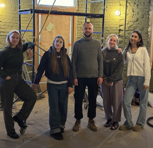 Після 10 років на лівому березі – в центр. Soul Cafe біля Львівської площі — Ресторани. The Village Україна