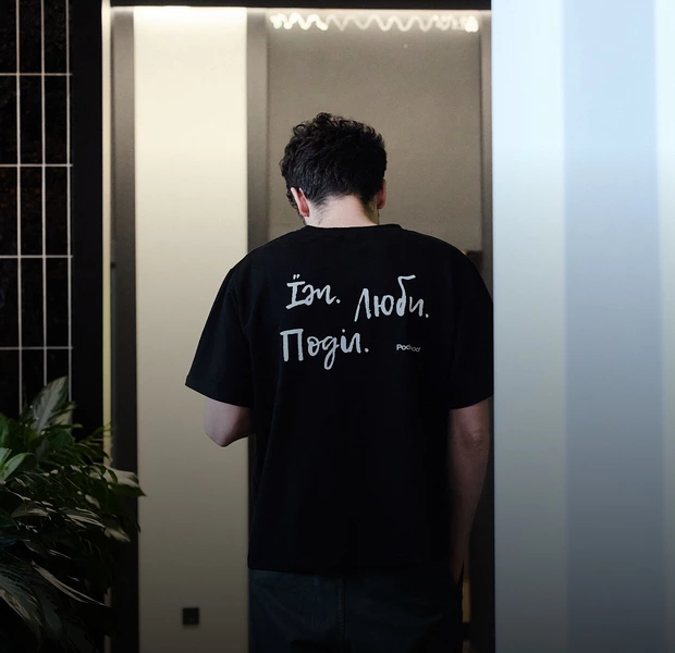 Фудхол Podil Food на Костянтинівській — Нове місце. The Village Україна