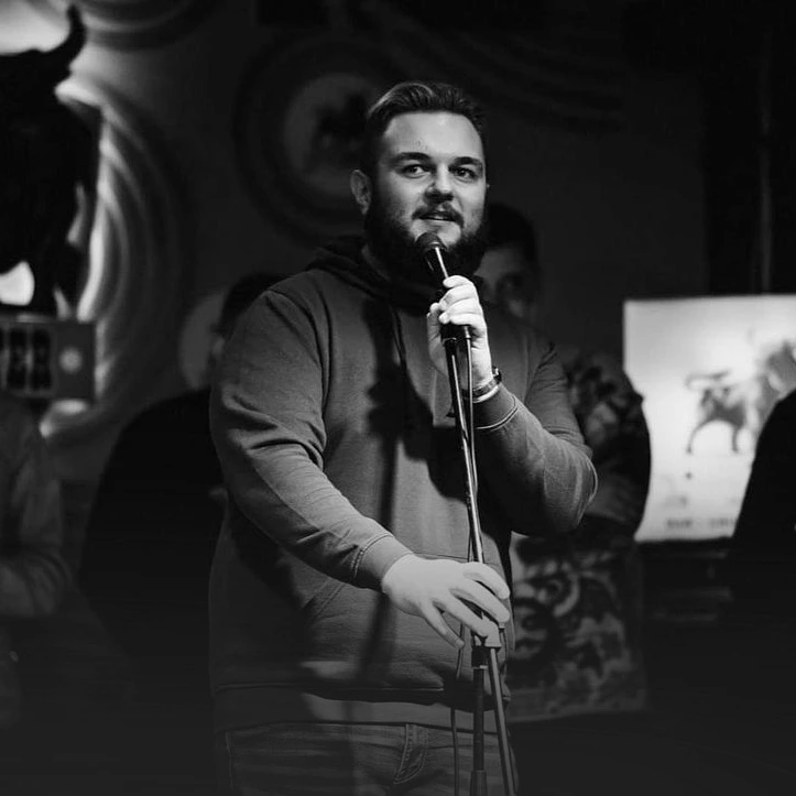 «Головна мета – «розпайка». Розпитуємо українських стендап-коміків, як вони жартують під час війни