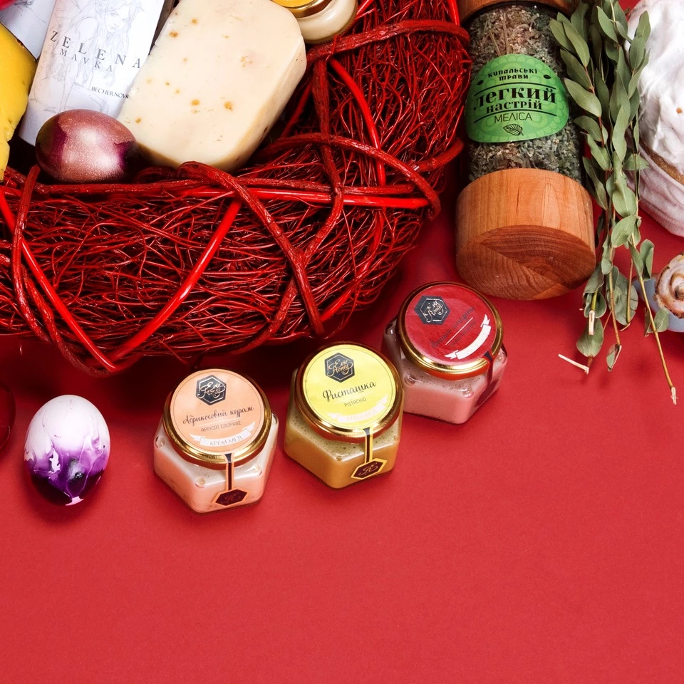 10 продуктів до великоднього столу на гастромаркеті «Всі. Свої»