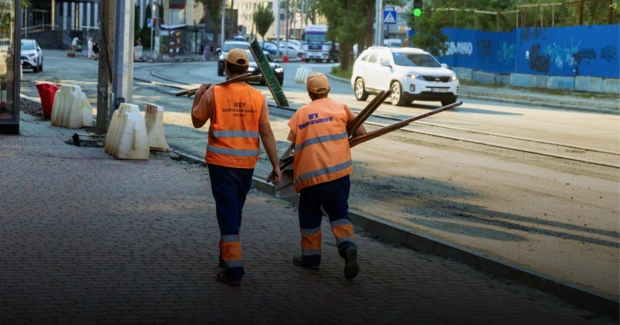 Без пішохідної та велоінфраструктури, зате з паркомісцями. Чому ремонт робить Глибочицьку ще більш проблемною