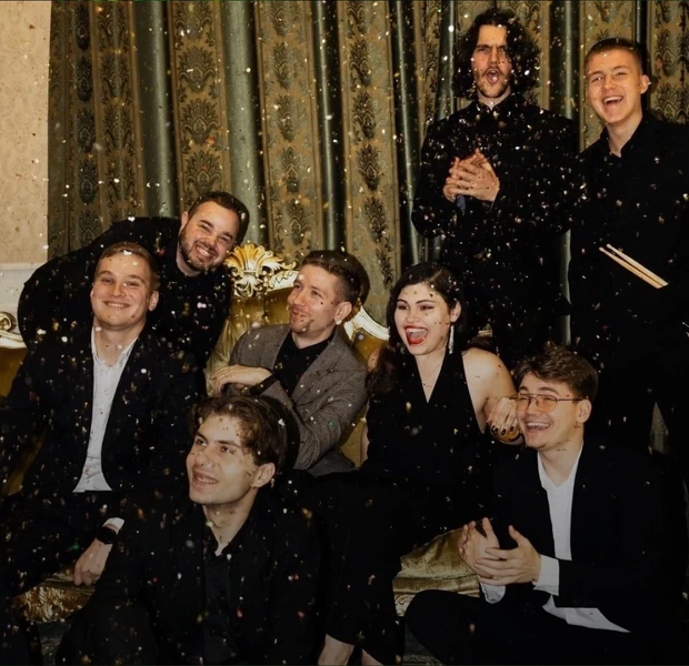 12 страв у «Сенсі», «ЩукаРиба» у Closer і вертеп у піцерії «Автостанція»: плани на Різдво в Києві — Плани на вихідні. The Village Україна