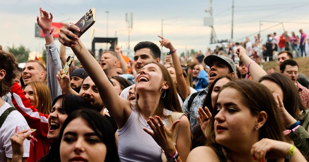 Як почався Atlas Festival 2025: «очікування на Бумбокс» та повітряна тривога (день 1)
