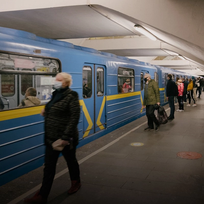 У метро пропонують надавати невідкладну допомогу пасажирам замість домедичної. Що це означає