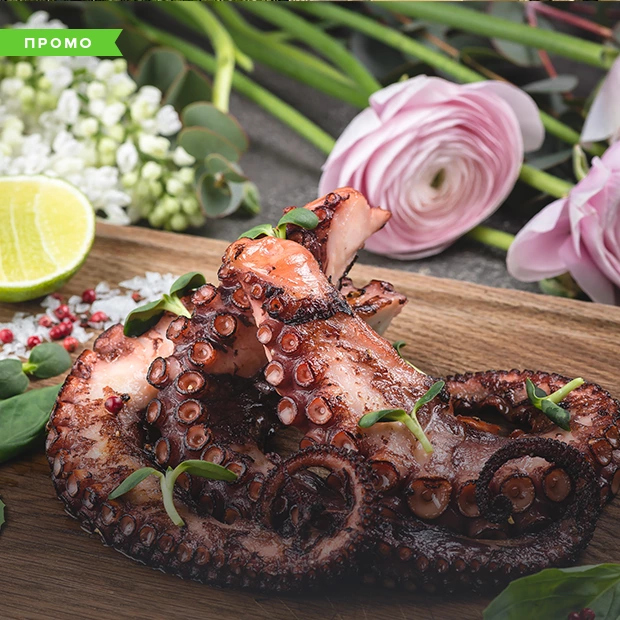 Літня кухня: відкрита тераса і морепродукти на Січових Стрільців