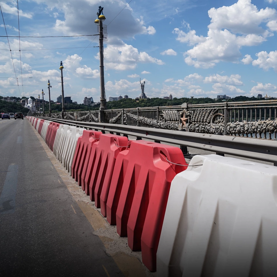 «Місто дограється з цим мостом». Міст Патона в аварійному стані та без двох смуг