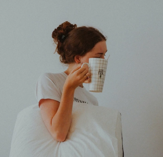 Як підготуватись до сну протягом дня, а не лише ввечері? — Є питання. The Village Україна