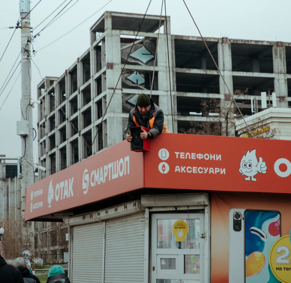 Ми поїхали на демонтаж МАФа біля Дарницького вокзалу. Куди вони діваються і що роблять їхні власники