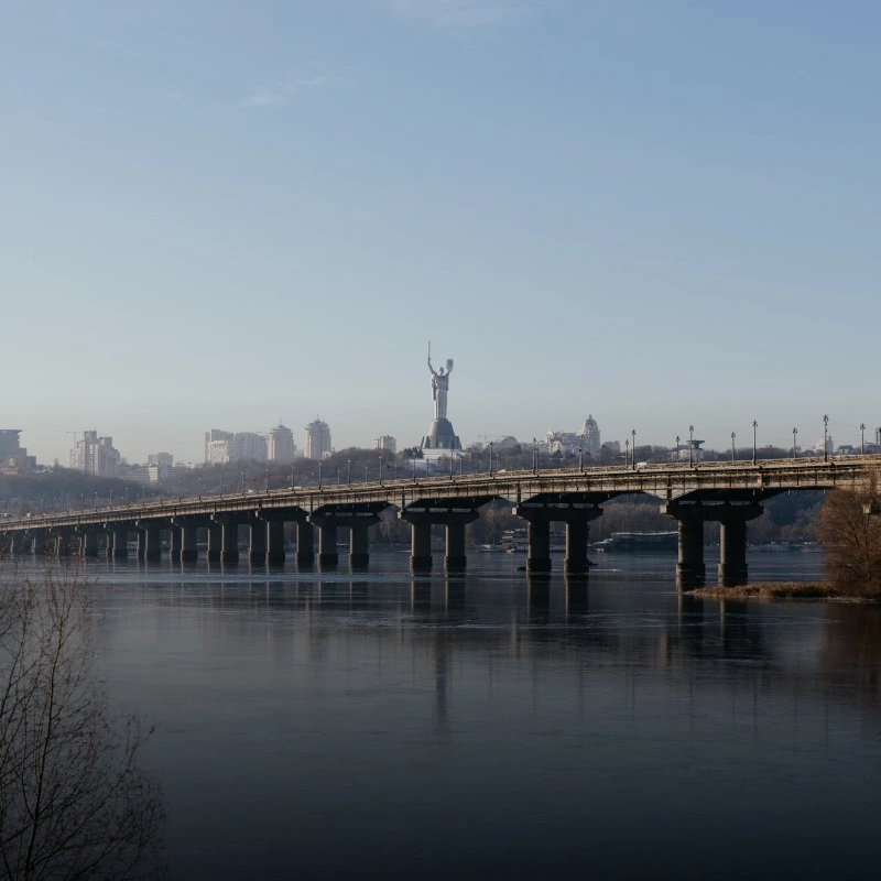 Міст Патона четвертий рік в аварійному стані. Що робити? І чи потрібен на ньому трамвай?