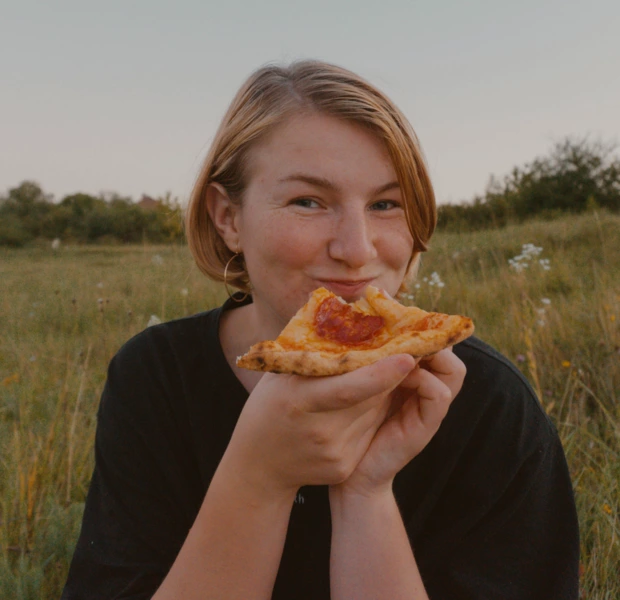 Перекус допоможе зняти стрес? — Є питання. The Village Україна