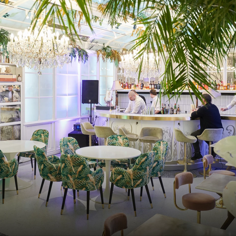 Ресторан Food Couture напроти костелу святого Миколая