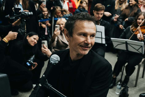 Святослав Вакарчук зіграв різдвяний концерт на лондонському вокзалі