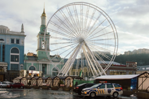 Прокуратура вимагає зупинити роботу оглядового колеса на Подолі через його аварійний стан (доповнено)