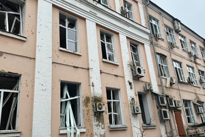 Російська атака пошкодила одну з будівель Міносвіти в Києві