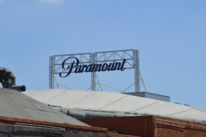 Обігнати Netflix. Paramount хоче придбати Warner Bros. за понад 100 мільярдів доларів