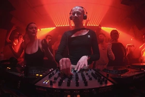 Безплатний перегляд «Буґонії» (якщо поголите голову) й вечірка у Brukxt: куди піти на вихідних