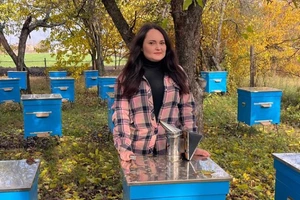 «Пасіка знищена, а на території досі тривають бойові дії». Як жінки-пасічниці будують бізнес в умовах війни