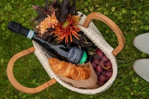 Досліджуйте карту світу через вино: як працює винна лінійка Winetruck