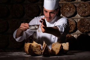 Коломба від Dolce&Gabbana чи панетоне із шоколадом: яку випічку варто спробувати на Великдень