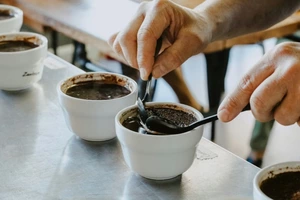 Чи завжди дорога кава краща? Досвід сліпих дегустацій тисячі лотів українського обсмажування