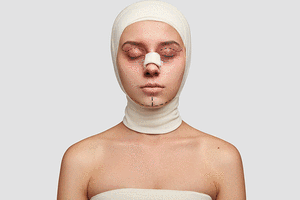 Це жінки, які пожалкували про бʼюті-процедури