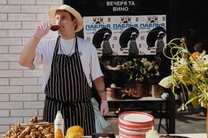 «Я задовбався працювати на когось за копійки». Це історії шефських (і не тільки) попапів