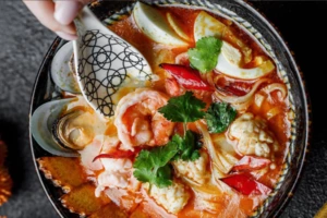 Роли в золоті й качка по-пекінськи: як влаштована кухня ресторану BAO