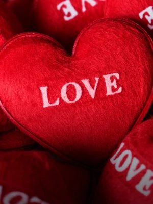 Плани на день закоханих у Києві: Veselka, два сольники Otoy й день тату від Gunia