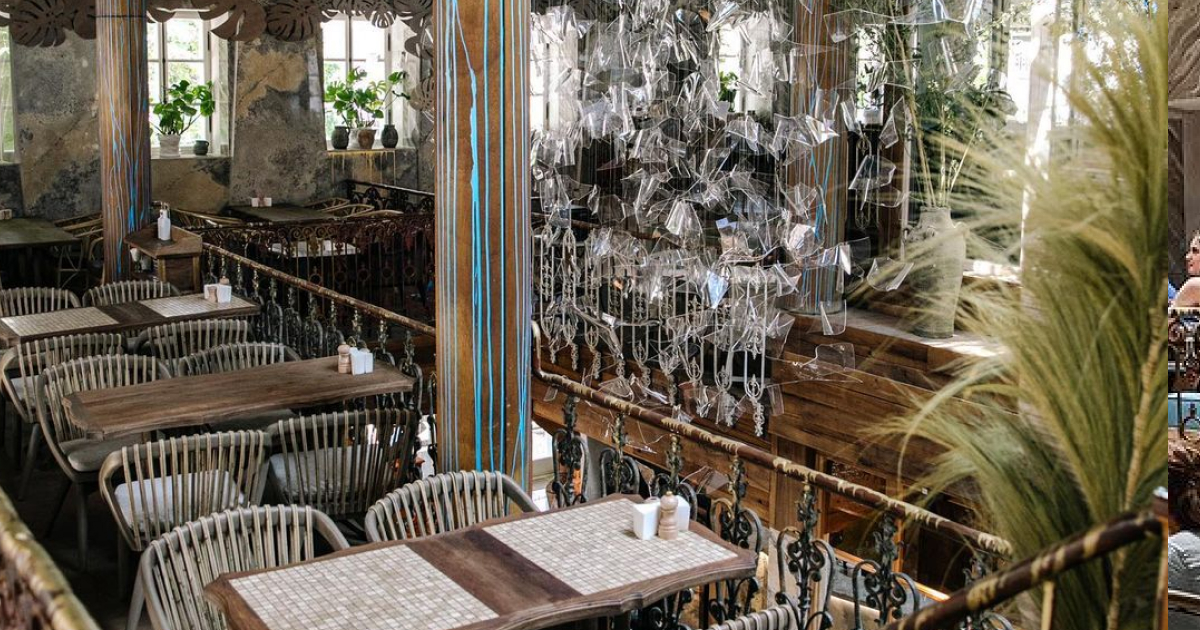 Ресторан Nikos Greek Bistro в центрі Одеси — The Village Україна